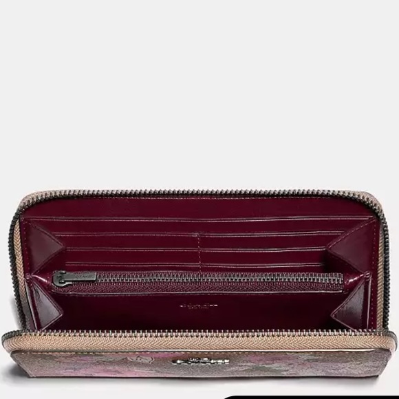 $225 COACH monogram floral wallet (top zipper rip) - Picture 13 of 16